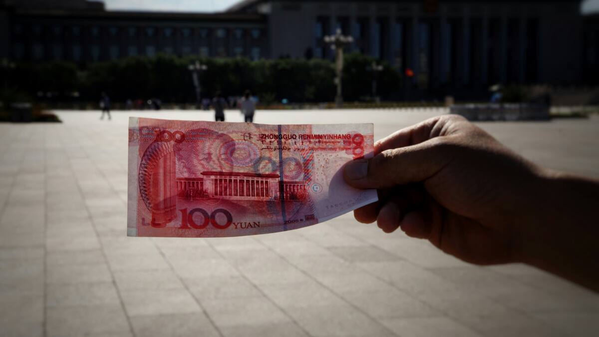 El yuan chino pasó a ser la segunda moneda más utilizada en el comercio internacional. Foto: Unsplash.