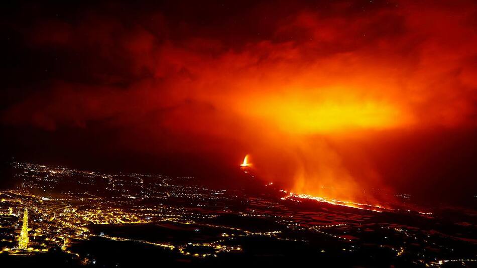 Sigue la erupción de volcán en La Palma, España