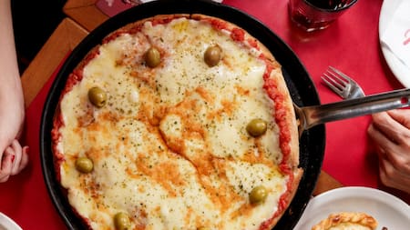 Llega una histórica pizzería al barrio de Flores: la apertura de una nueva sucursal que promete marcar tendencia en la gastronomía de Buenos Aires