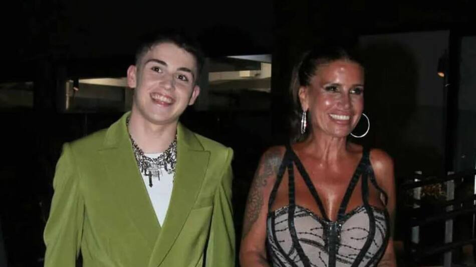 Juan Otero con su madre Flor Peña. Foto: Gentileza Movilpress.