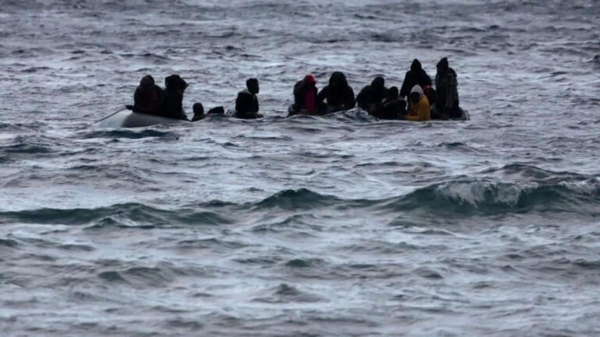 Migrantes en la costa de Grecia. Foto: Reuters