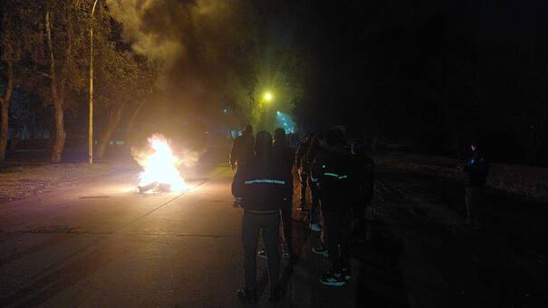 Petroquímica Río Tercero en crisis: los empleados tomaron la fábrica tras denunciar más de 120 despidos