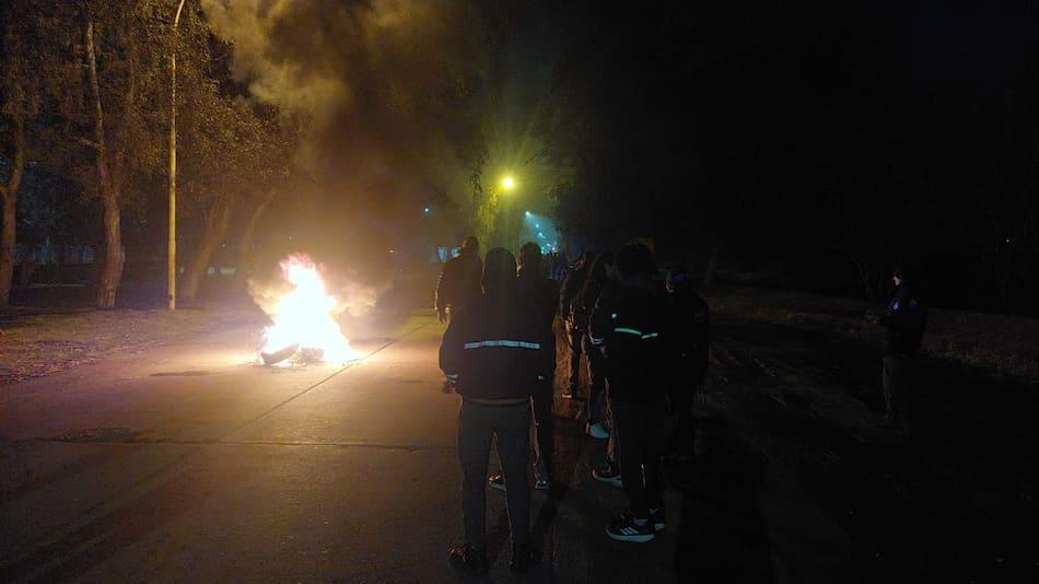 Trabajadores en huelga de la Petroquímica Río Tercero.