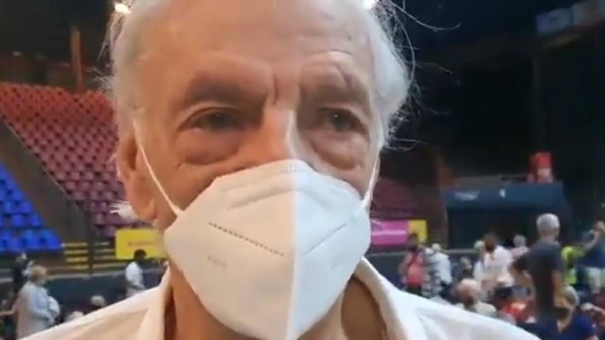 Menotti, vacunación en el Luna Park