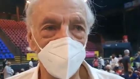 Menotti, vacunación en el Luna Park