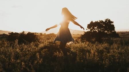 Mujeres, felicidad. Foto: Unsplash.