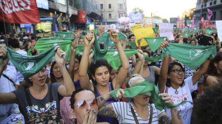 Marcha a favor del Aborto - debate sobre la despenalización en Diputados (NA)