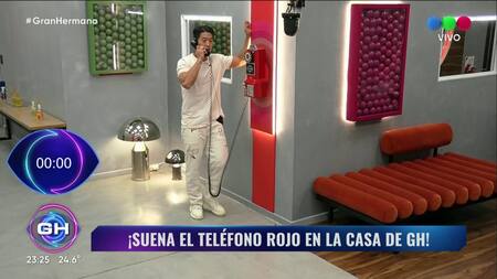 Llamado al teléfono rojo en Gran Hermano que atendió Martín. Foto: Captura de video.