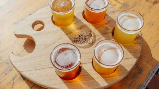 Cerveza sin alcohol: cuáles son sus beneficios y efectos negativos en comparación con la tradicional