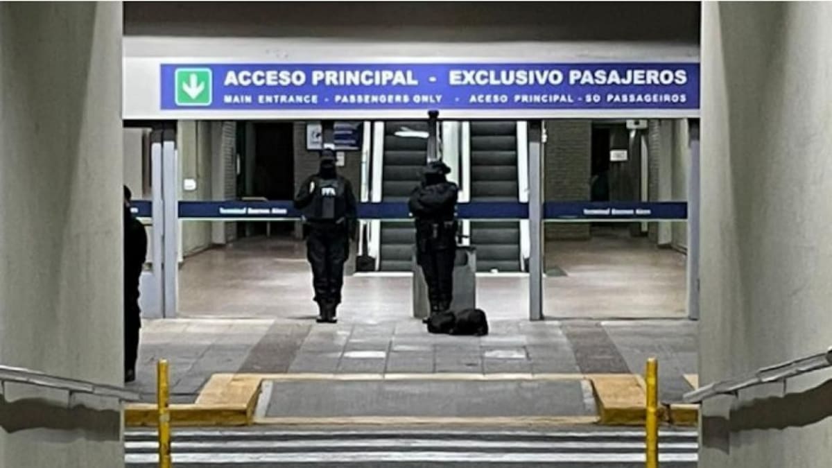 Evacuaron la terminal de Retiro por una amenaza de bomba