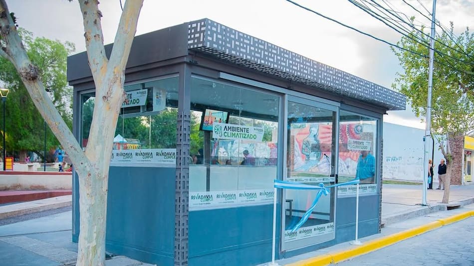 La primera parada de colectivos con aire acondicionado del país.