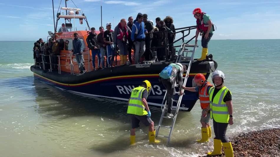 Migrantes en Reino Unido. Foto: Reuters.