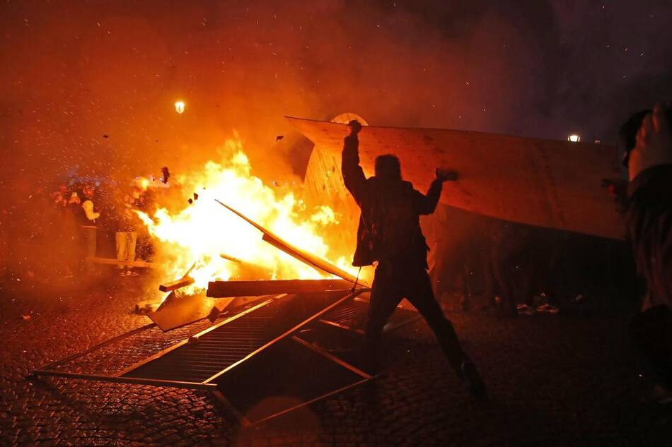 Barricadas en París. Foto: EFE.