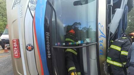 Vuelco de autobús en una sierra del sureste de Brasil, foto NA