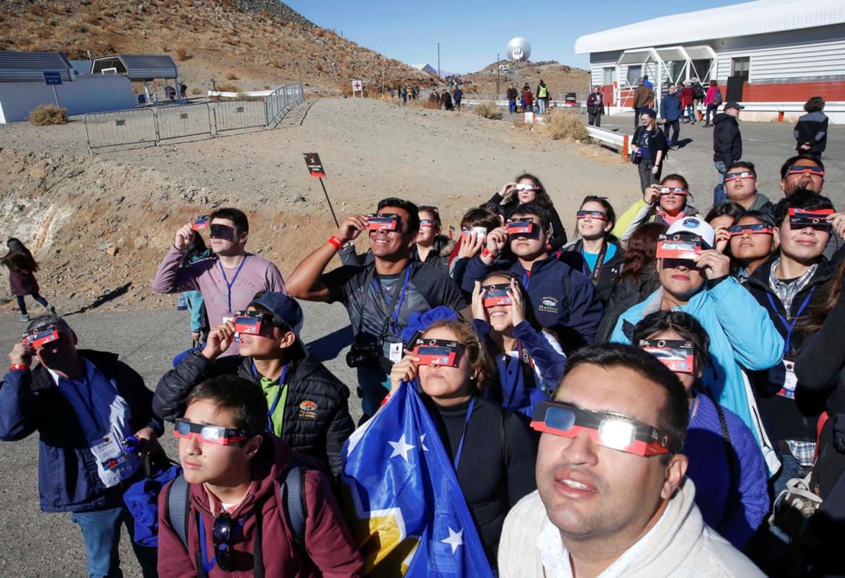 Eclipse total de Sol, Reuters
