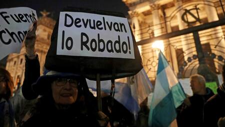 #21A - Marcha en el Congreso por el desafuero de Cristina Kirchner - REUTERS