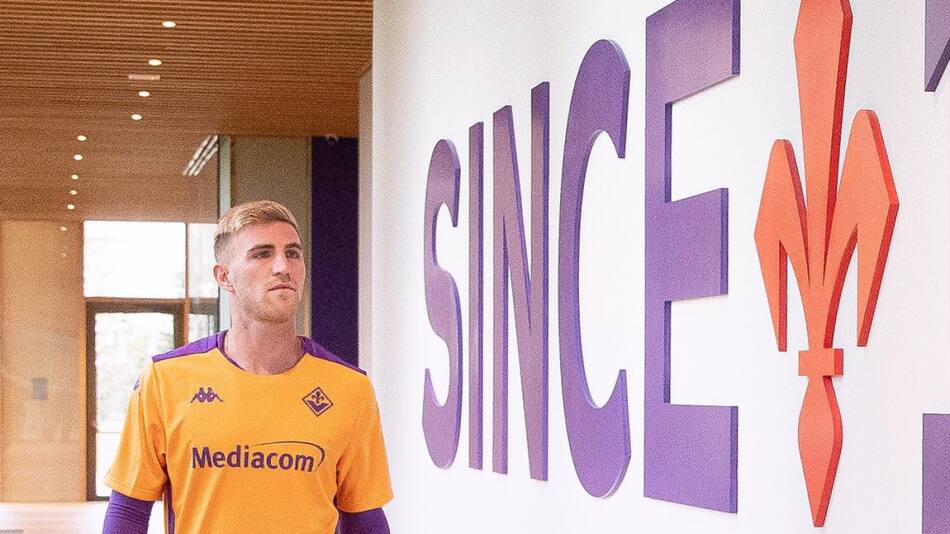 Nicolás Valentini ya llegó a Fiorentina. Foto: X @acffiorentina