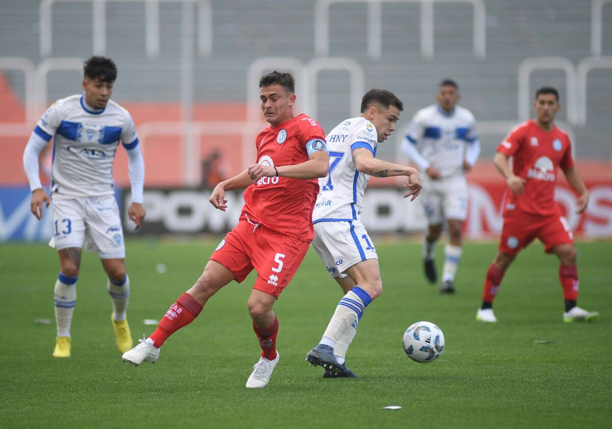 Godoy Cruz vs Belgrano. Foto: Télam.