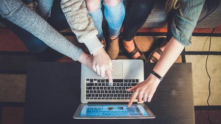 Redes sociales; aplicaciones; adolescentes. Foto: Unsplash.