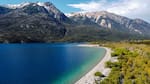 El lago más limpio de Sudamérica está en Argentina: rodeado de pueblos patagónicos, el espejo de agua más puro