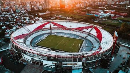 Evalúan clausurar la cancha de River