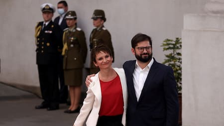Gabriel Boric y Carolina Tohá, ministra del Interior de Chile. Foto: REUTERS.