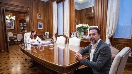 Cristina Kirchner con el intendente electo de Quito, Pabel Muñoz. Foto: @cfkargentina.