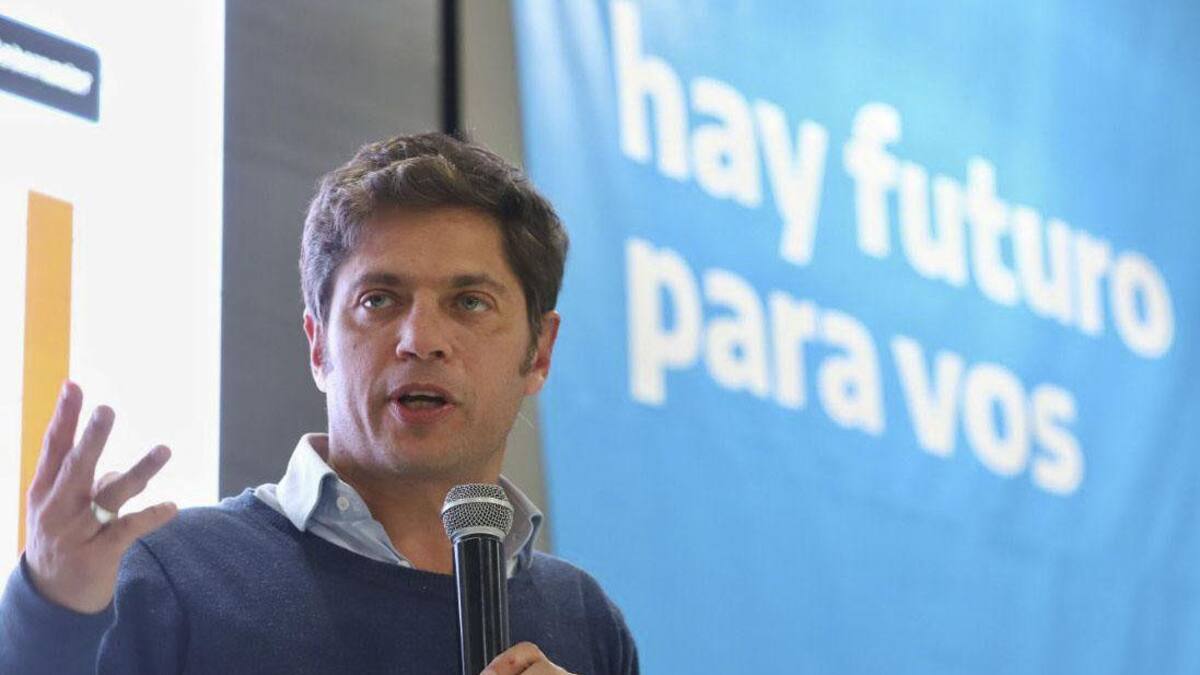 Axel Kicillof junto a intendentes en acto en Avellaneda, AGENCIA NA
