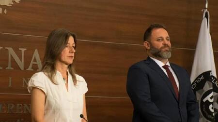 José Glinski, en sintonía con la ministra de Seguridad de la Nación, dispuso que la Policía de Seguridad Aeroportuaria no esté obligada a llevar las 24 horas su arma reglamentaria
