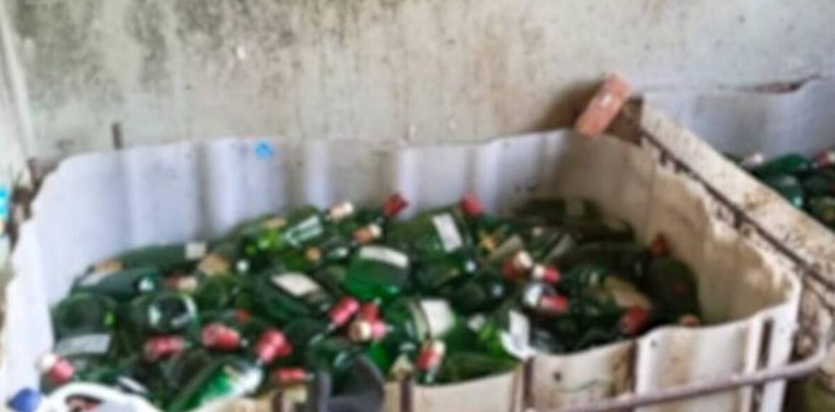 Investigación sobre las muertes por consumo de licor adulterado en Colombia.