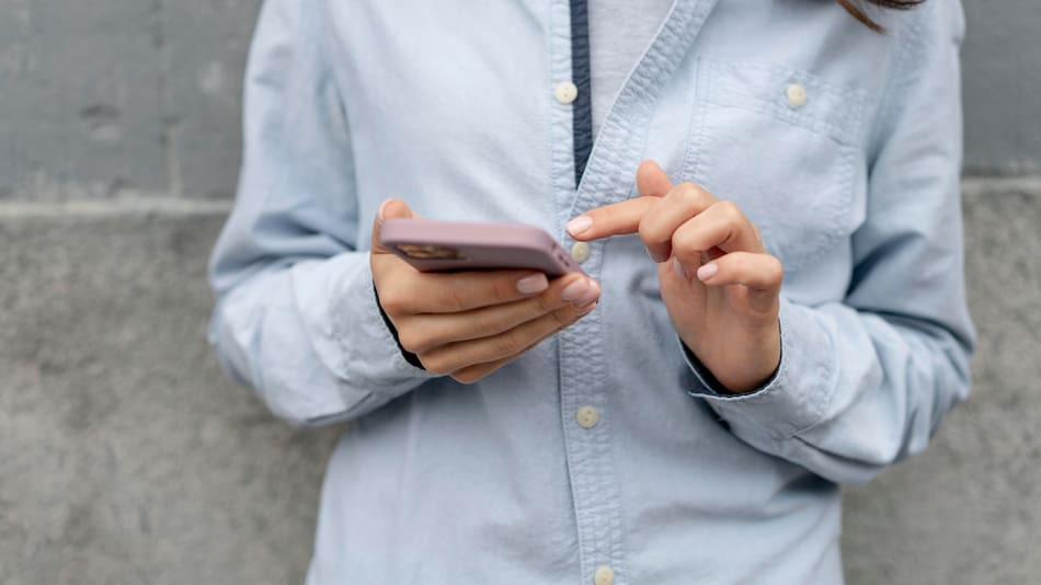 ¿Qué significa que aparezcan puntos en la pantalla del celular?