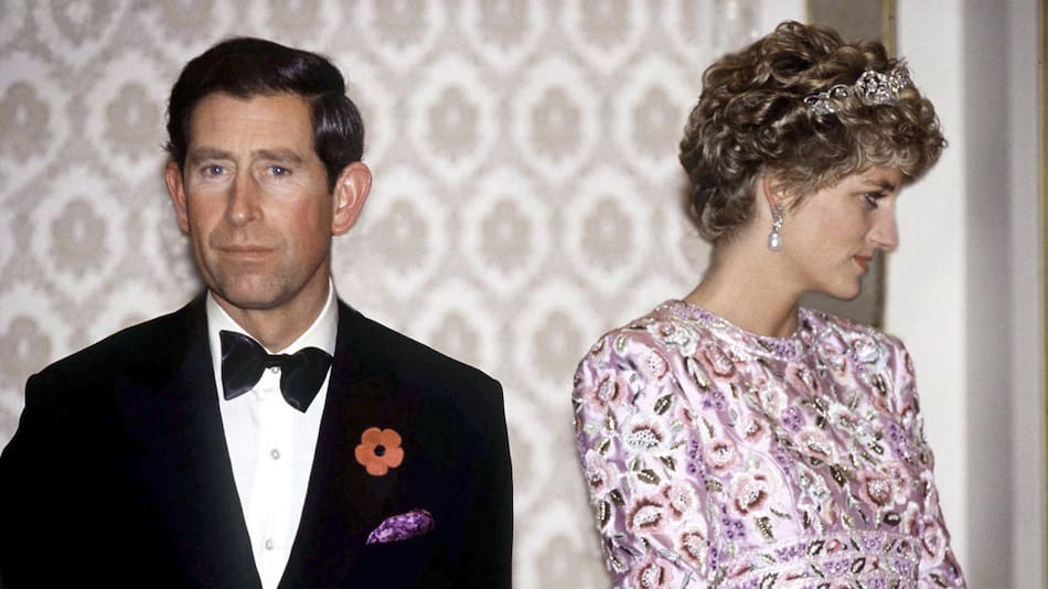 El príncipe Carlos y Lady Di en noviembre de 1992 en Seúl. Ese sería el último viaje oficial de la pareja. Foto: Getty Images.