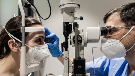 Revisión ocular, coronavirus, foto EFE