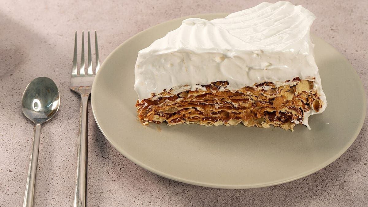 Rica, exprés y con pocos ingredientes: descubrí cómo preparar una deliciosa torta Rogel.