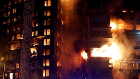 Incendio en Valencia. Foto: Reuters.
