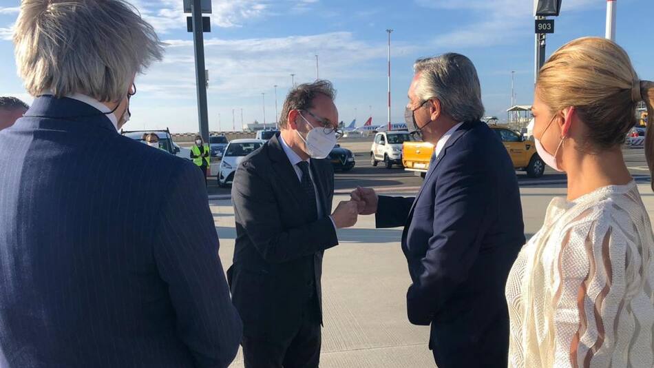 Alberto Fernández, presidente de Argentina, Italia, foto Twitter @beppemanzo
