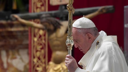 El Papa Francisco celebró la misa del Jueves Santo en aislamiento y sin lavado de pies