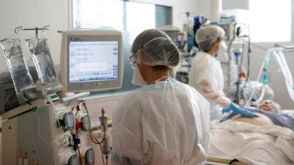 Camas de terapia, coronavirus en Argentina, Reuters