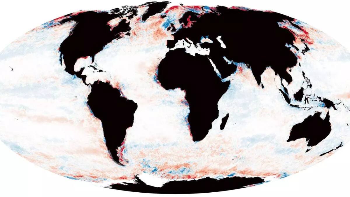El rojo es donde se oscurece el mar y los azules son los que se aclaran. Foto: Universidad de Plymouth