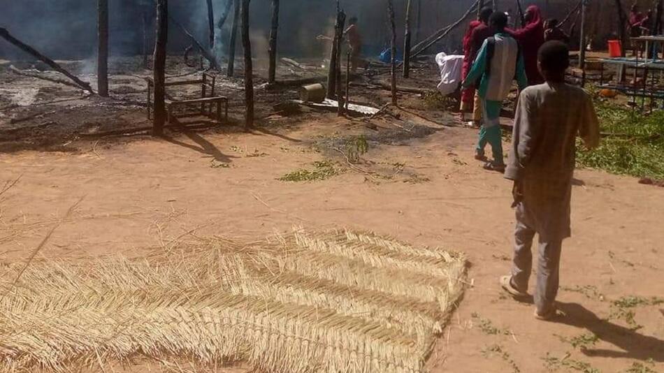 Mueren 22 niños calcinados en el incendio de su escuela en Níger. TWITTER
