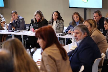 Cristina Kirchner se reunió con el bloque de Senadores en la sede del PJ Nacional.