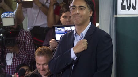 Marco Enríquez-Ominami alcanzó las 10.600 firmas y busca ser candidato en Chile