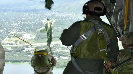 El Ejército Argentino llevó a cabo en Córdoba su primera operación aerotransportada 2026 con más de 600 lanzamientos