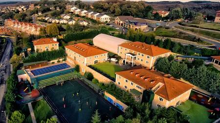 British International School de Estambul.