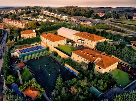 British International School de Estambul.