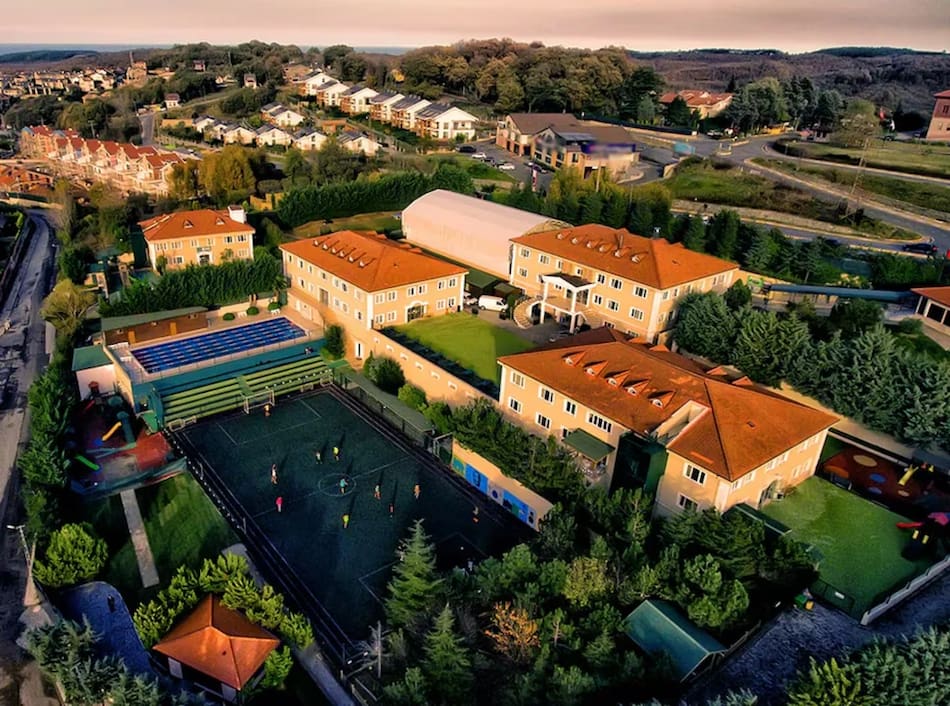 British International School de Estambul.