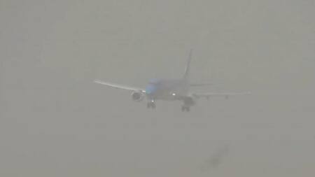 Video: a raíz del fuerte temporal, un avión no pudo aterrizar en Neuquén