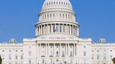 Estados Unidos: el Senado aprobó un acuerdo bipartidista que busca reabrir parcialmente el gobierno federal