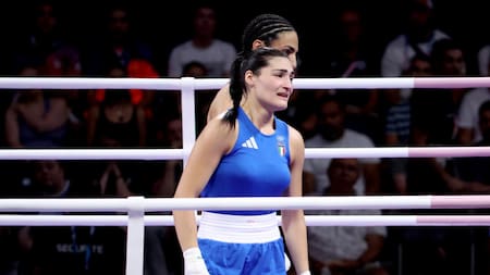 Ángela Carin, entre lágrimas tras abandonar en los Juegos Olímpicos de París 2024. Foto: EFE.