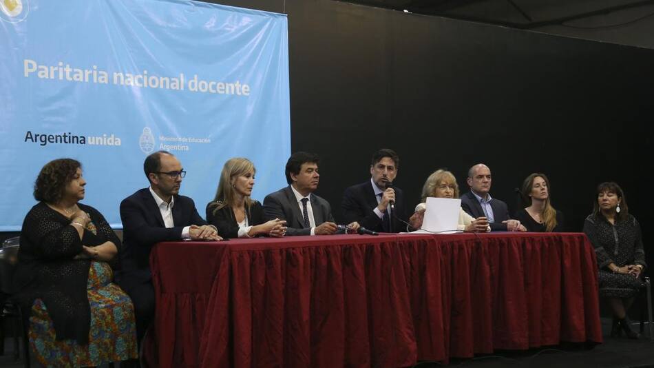 Nicolás Trotta y gremios docentes en Paritaria Nacional Docente, AGENCIA NA